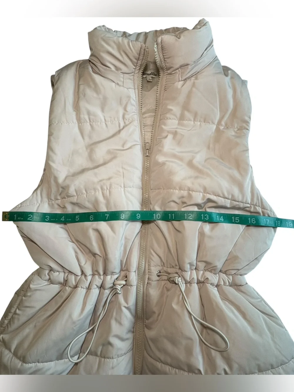 Camellia Women's Puffer Drawstring Waist Vest in Light Cream size medium